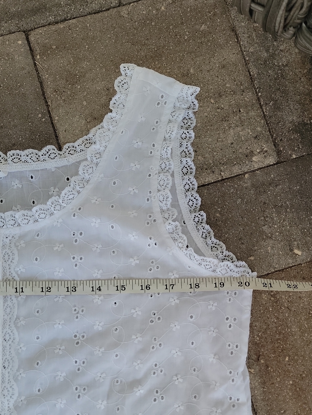 Lace-Trim Eyelet Button-Front Tank Top - Cotton Blend White No Brand Tag Sz L - Picture 6 of 8